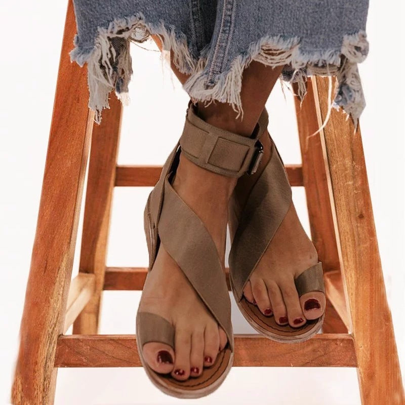 Sandales Hautes Tendance à Découpes – Style Moderne et Confort