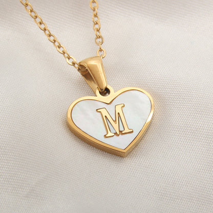 Collier cœur avec lettre personnalisée offert