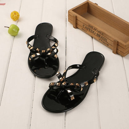 Sandales d'été pour femmes élégantes avec clous décoratifs