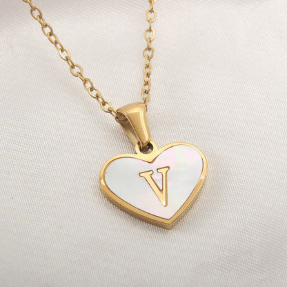 Collier cœur avec lettre personnalisée offert