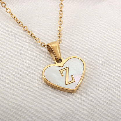 Collier cœur avec lettre personnalisée offert