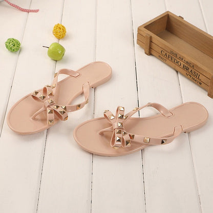 Sandales d'été pour femmes élégantes avec clous décoratifs