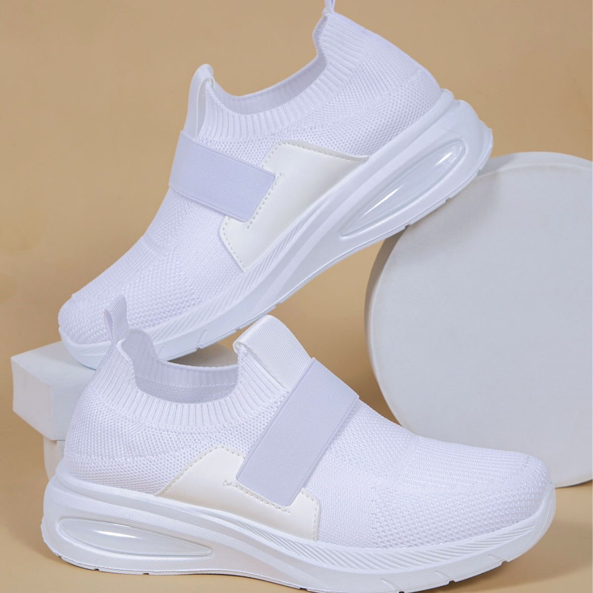 Chaussures de sport décontractées pour femmes en mesh respirant ajouré.
