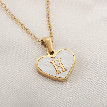 Collier cœur avec lettre personnalisée offert