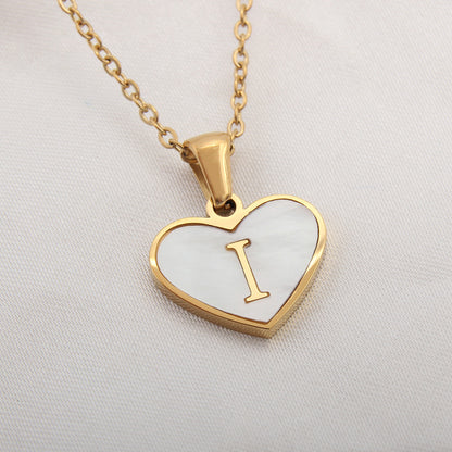 Collier cœur avec lettre personnalisée offert