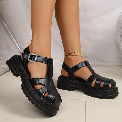 Sandales d'été ajourées à bride arrière pour femmes.