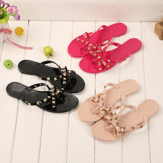 Sandales d'été pour femmes élégantes avec clous décoratifs