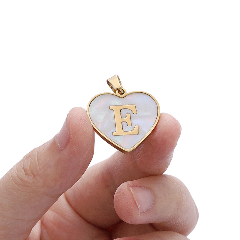 Collier cœur avec lettre personnalisée offert