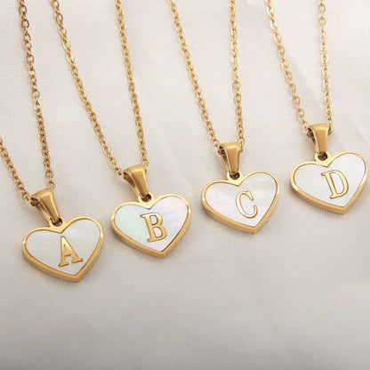 Collier cœur avec lettre personnalisée offert