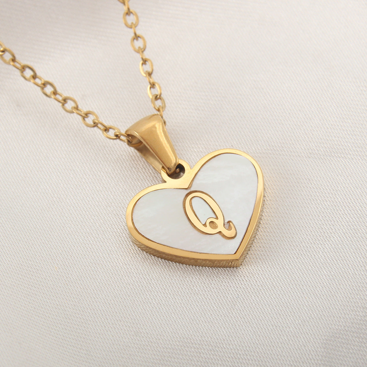 Collier cœur avec lettre personnalisée offert