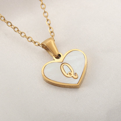 Collier cœur avec lettre personnalisée offert