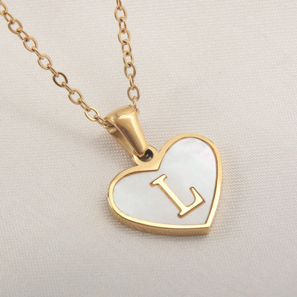 Collier cœur avec lettre personnalisée offert