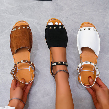 Sandales d'Été pour Femme – Style Ouvert avec Rivets et Semelle Plate