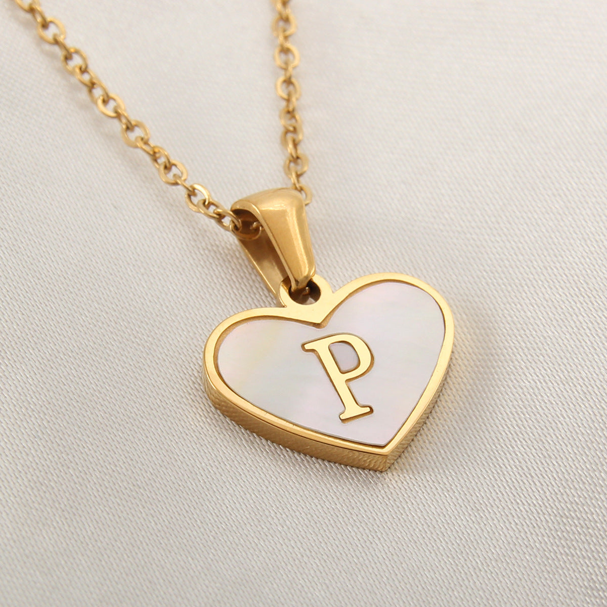 Collier cœur avec lettre personnalisée offert