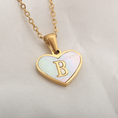 Collier cœur avec lettre personnalisée offert