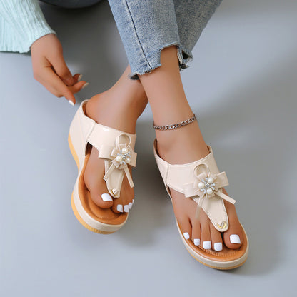 Sandales Fleur & Perle Femme – Élégance Estivale à Talon Compensé