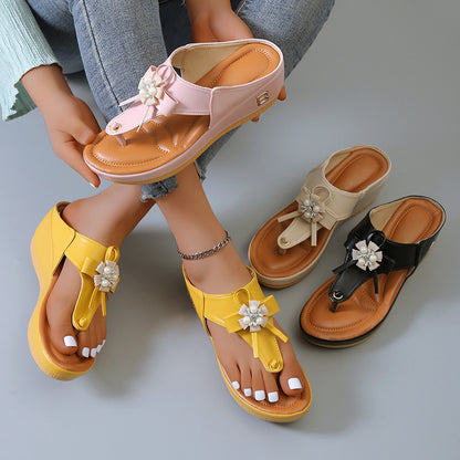 Sandales Fleur & Perle Femme – Élégance Estivale à Talon Compensé