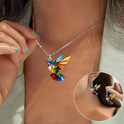 Collier Vintage avec Pendentif Oiseau Coloré