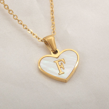 Collier cœur avec lettre personnalisée offert