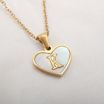 Collier cœur avec lettre personnalisée offert