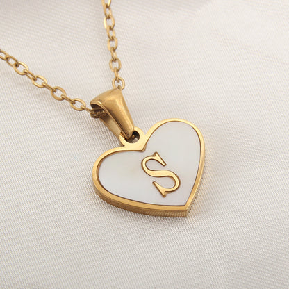Collier cœur avec lettre personnalisée offert
