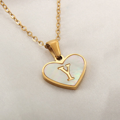Collier cœur avec lettre personnalisée offert