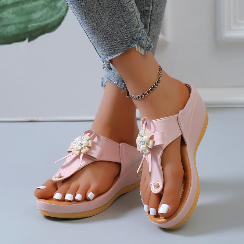 Sandales Fleur & Perle Femme – Élégance Estivale à Talon Compensé