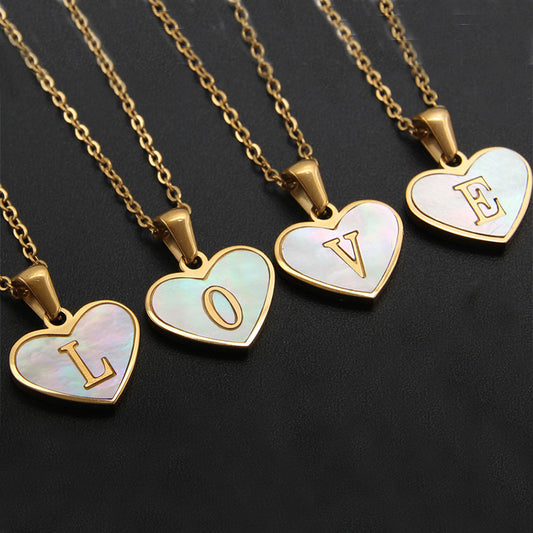 Collier cœur avec lettre personnalisée offert